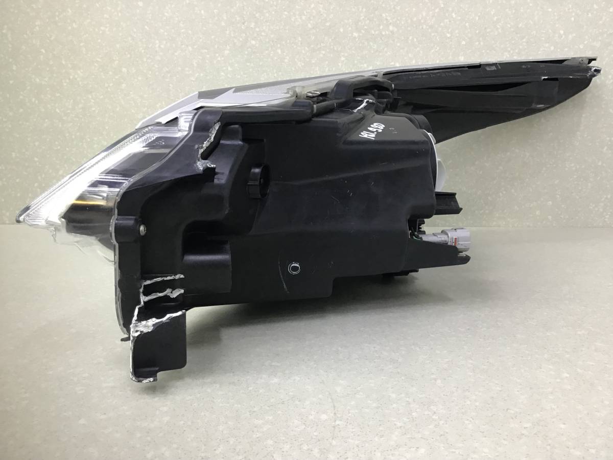 Фара правая Toyota Fortuner (GUN156, TGN156) 2015-н.в. Фара правая Toyota Fortuner (GUN156, TGN156) 2015-н.в.