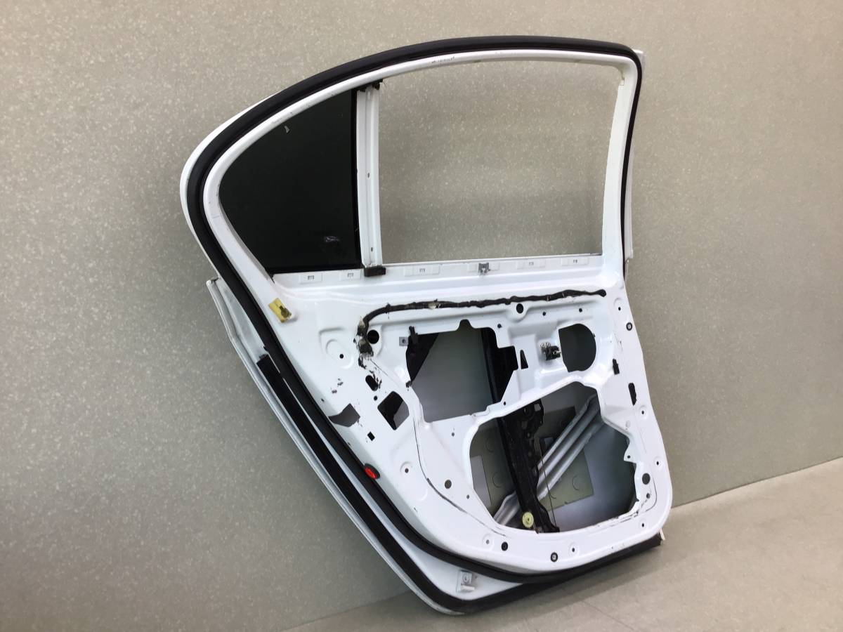Дверь задняя левая BMW 5-series E60/E61 2003-2009 Дверь задняя левая BMW 5-series E60/E61 2003-2009