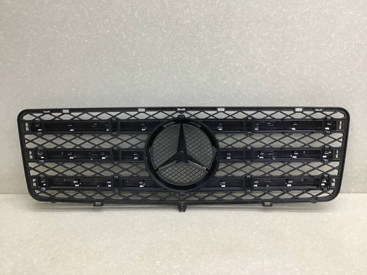 Решетка радиатора Mercedes-Benz G-Class (W463) 1989> Решетка радиатора Mercedes-Benz G-Class (W463) 1989>
