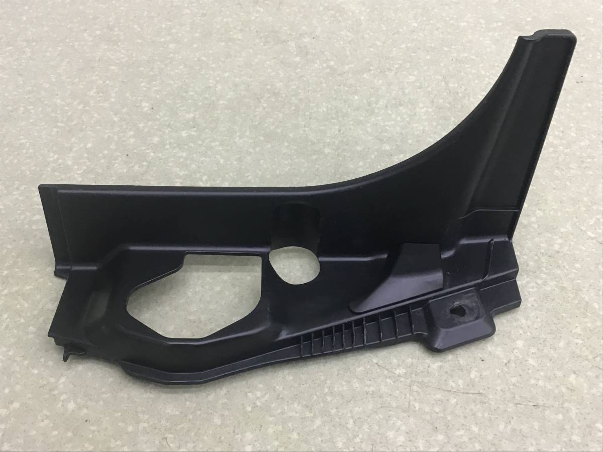 Накладка (кузов внутри) Toyota Land Cruiser 11 (VDJ200) 2007-2021 Накладка (кузов внутри) Toyota Land Cruiser 11 (VDJ200) 2007-2021