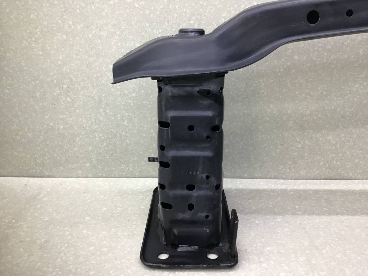Усилитель переднего бампера BMW X5 E70 2007-2013 Усилитель переднего бампера BMW X5 E70 2007-2013