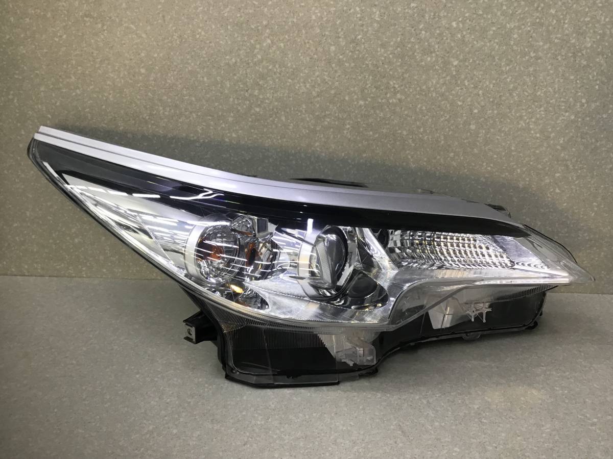 Фара правая Toyota Fortuner (GUN156, TGN156) 2015-н.в. Фара правая Toyota Fortuner (GUN156, TGN156) 2015-н.в.