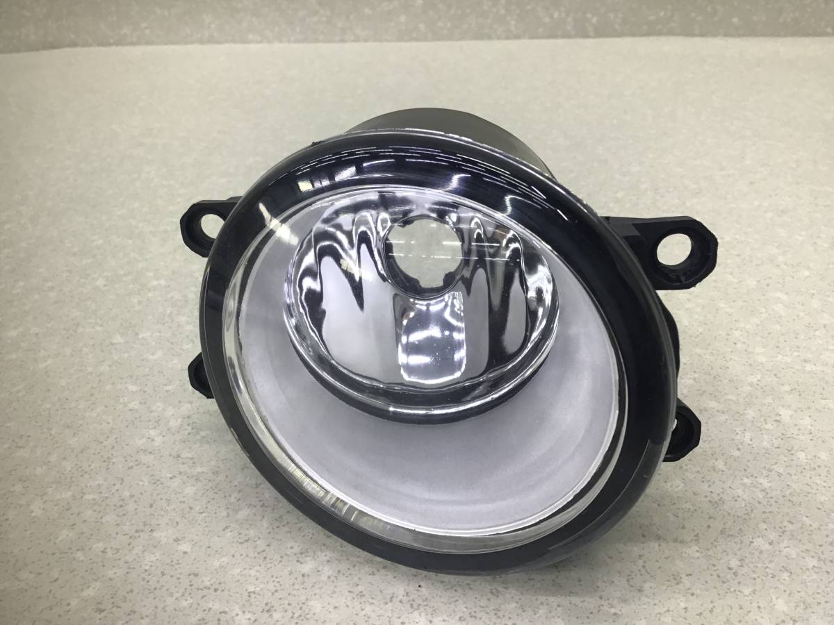 Фара противотуманная правая Toyota Camry (V40) 2006-2011 Фара противотуманная правая Toyota Camry (V40) 2006-2011