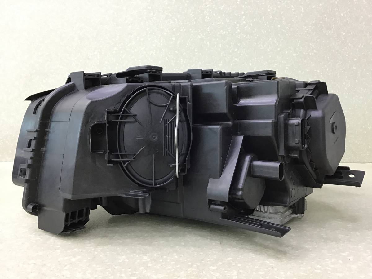 Фара правая BMW X3 E83 2004-2010 Фара правая BMW X3 E83 2004-2010