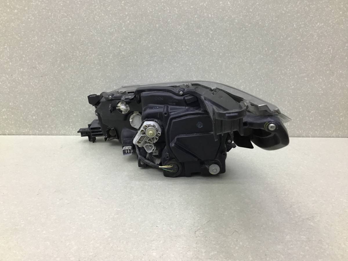 Фара правая Toyota Fortuner (GUN156, TGN156) 2015-н.в. Фара правая Toyota Fortuner (GUN156, TGN156) 2015-н.в.