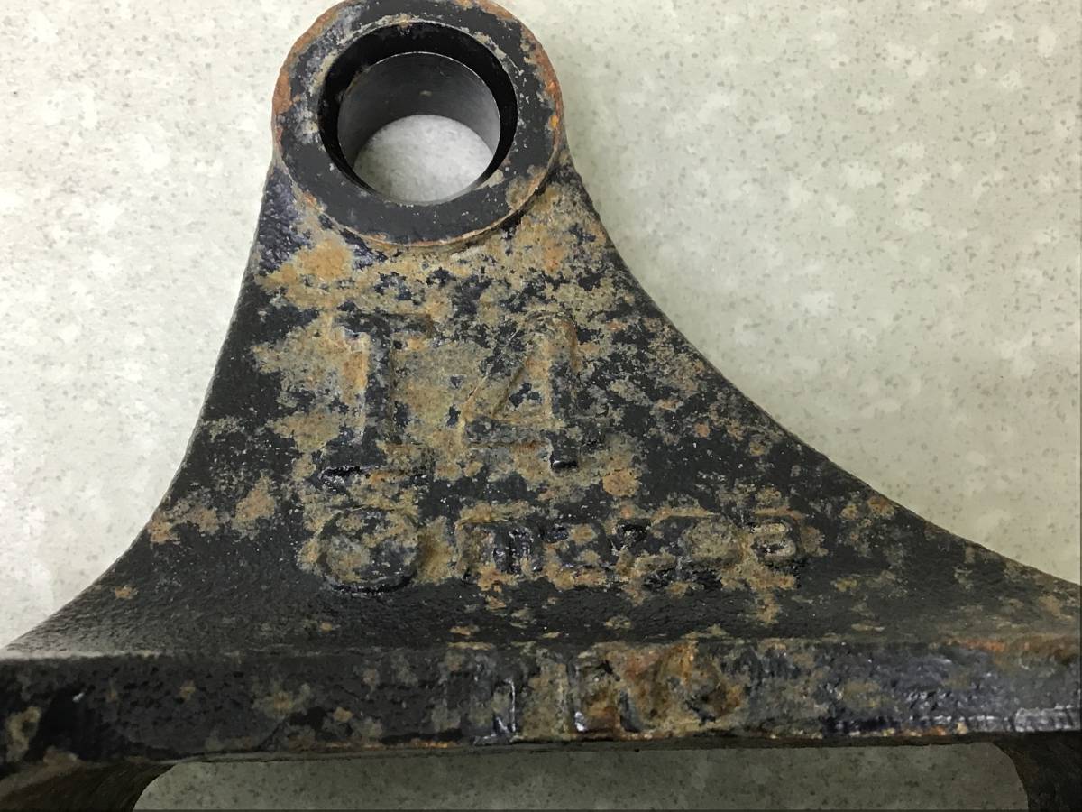 Опора КПП левая Mazda CX-7 (ER) 2006-2012 Опора КПП левая Mazda CX-7 (ER) 2006-2012