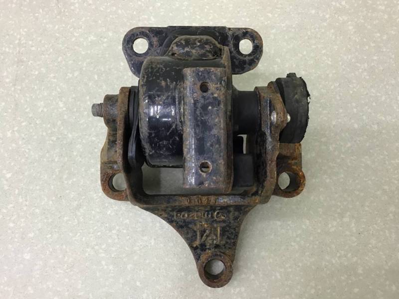 Опора КПП левая Mazda CX-7 (ER) 2006-2012 Опора КПП левая Mazda CX-7 (ER) 2006-2012