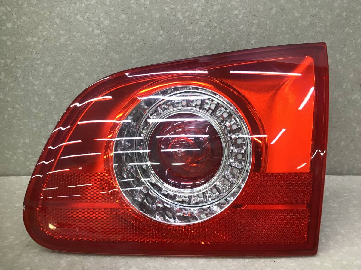 Фонарь задний внутренний правый Volkswagen Passat B6 2005-2010 Фонарь задний внутренний правый Volkswagen Passat B6 2005-2010