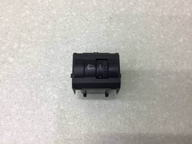 Кнопка корректора фар Skoda Yeti (5L) 2009-2018 Кнопка корректора фар Skoda Yeti (5L) 2009-2018