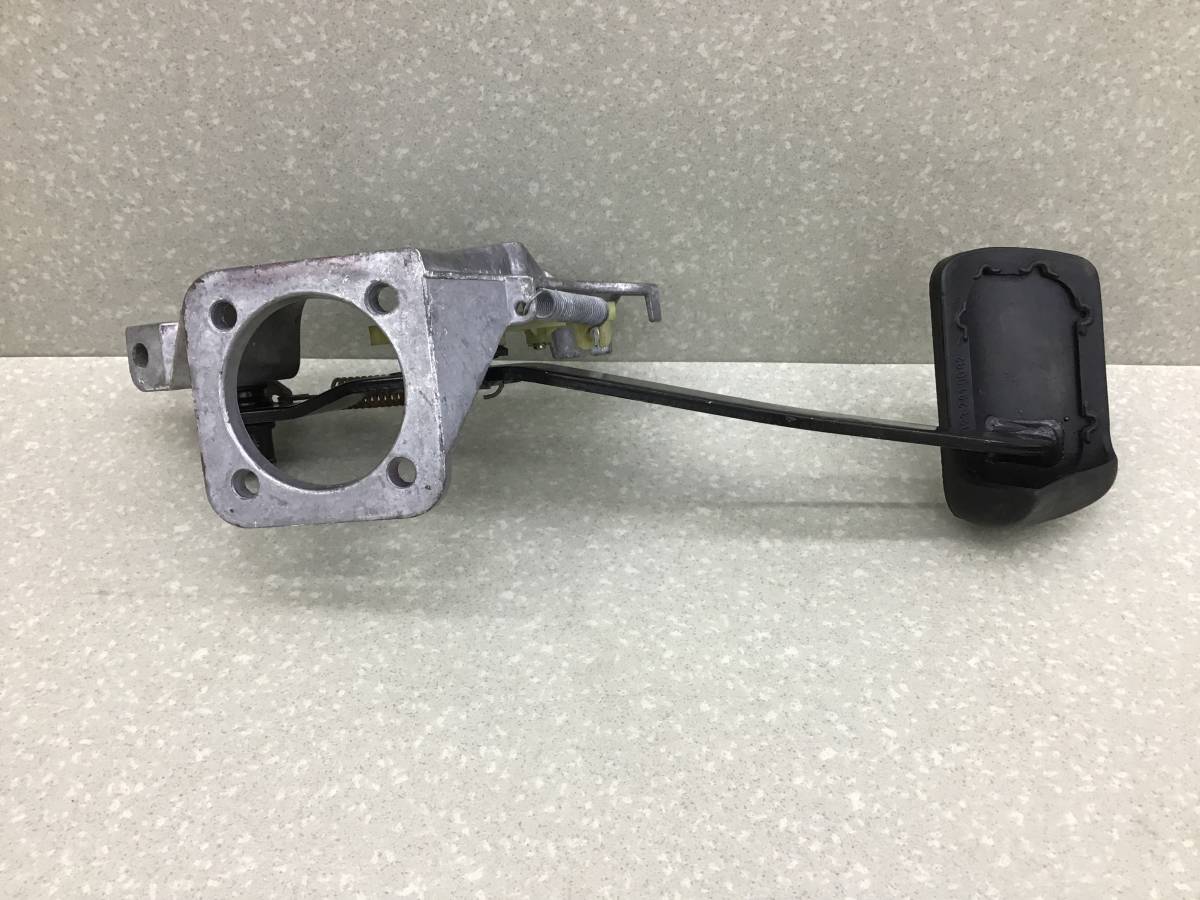 Педаль тормоза Mercedes-Benz E-Class (W210) 1995-2002 Педаль тормоза Mercedes-Benz E-Class (W210) 1995-2002