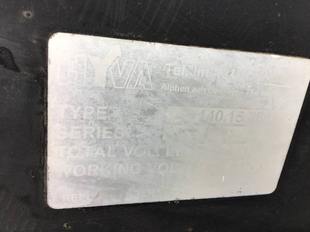 Бак гидравлический MAN TGA 2007> Бак гидравлический MAN TGA 2007>