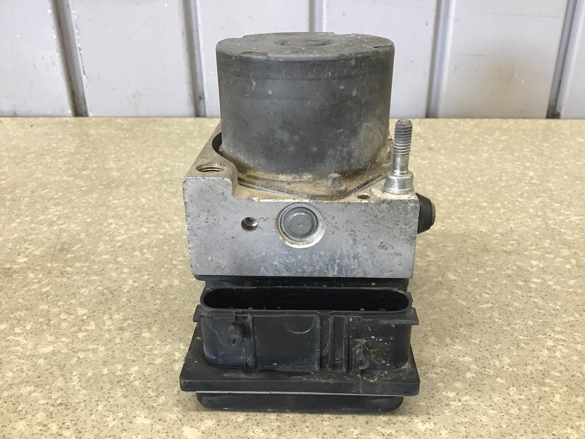 Блок ABS (насос), Nissan Micra (K12E) 2002-2010 Блок ABS (насос), Nissan Micra (K12E) 2002-2010
