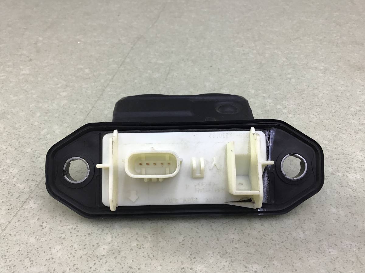 Кнопка открывания багажника Toyota Land Cruiser (J300) 2021>