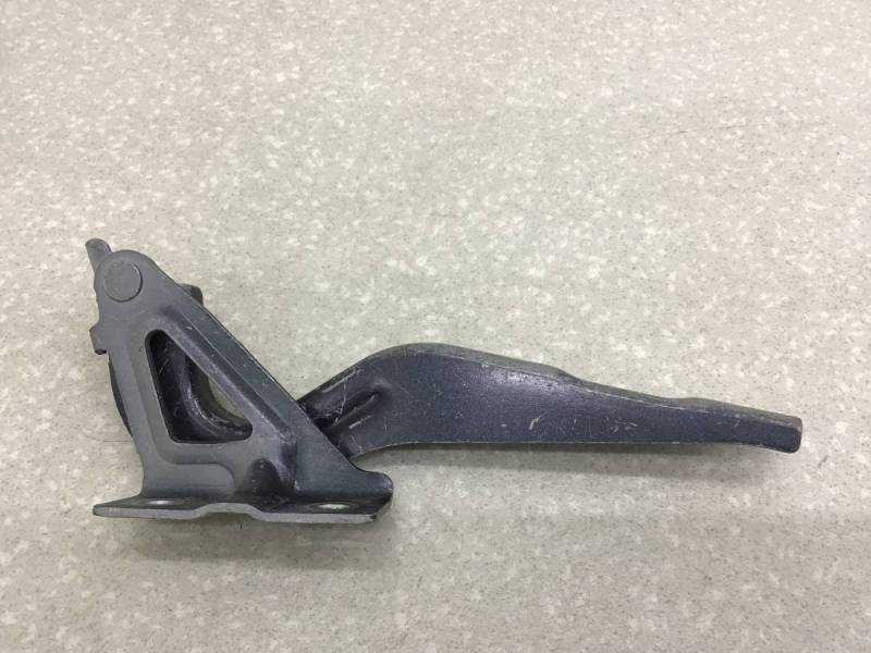 Петля капота правая Chevrolet Cobalt (T250) 2011-2015 Петля капота правая Chevrolet Cobalt (T250) 2011-2015