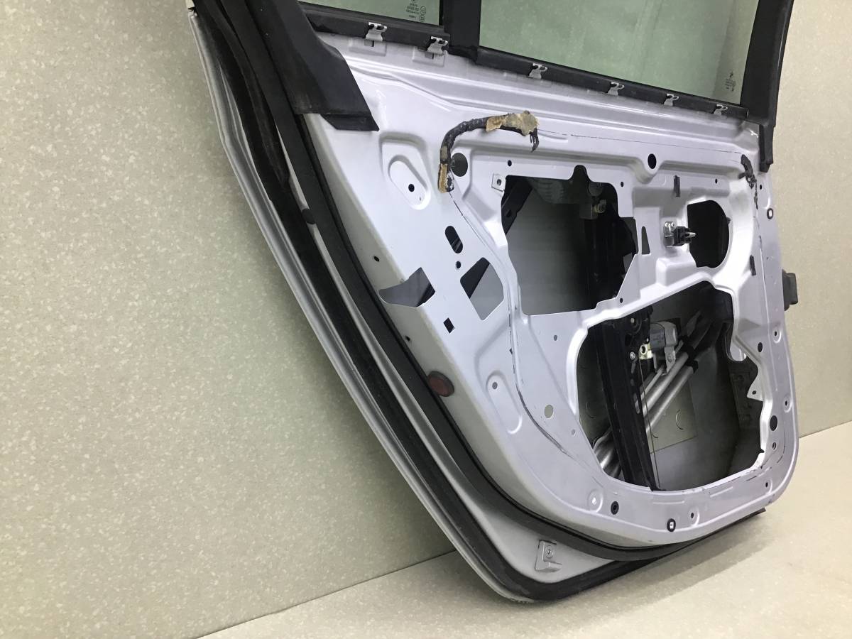 Дверь задняя левая BMW 5-series E60/E61 2003-2009 Дверь задняя левая BMW 5-series E60/E61 2003-2009