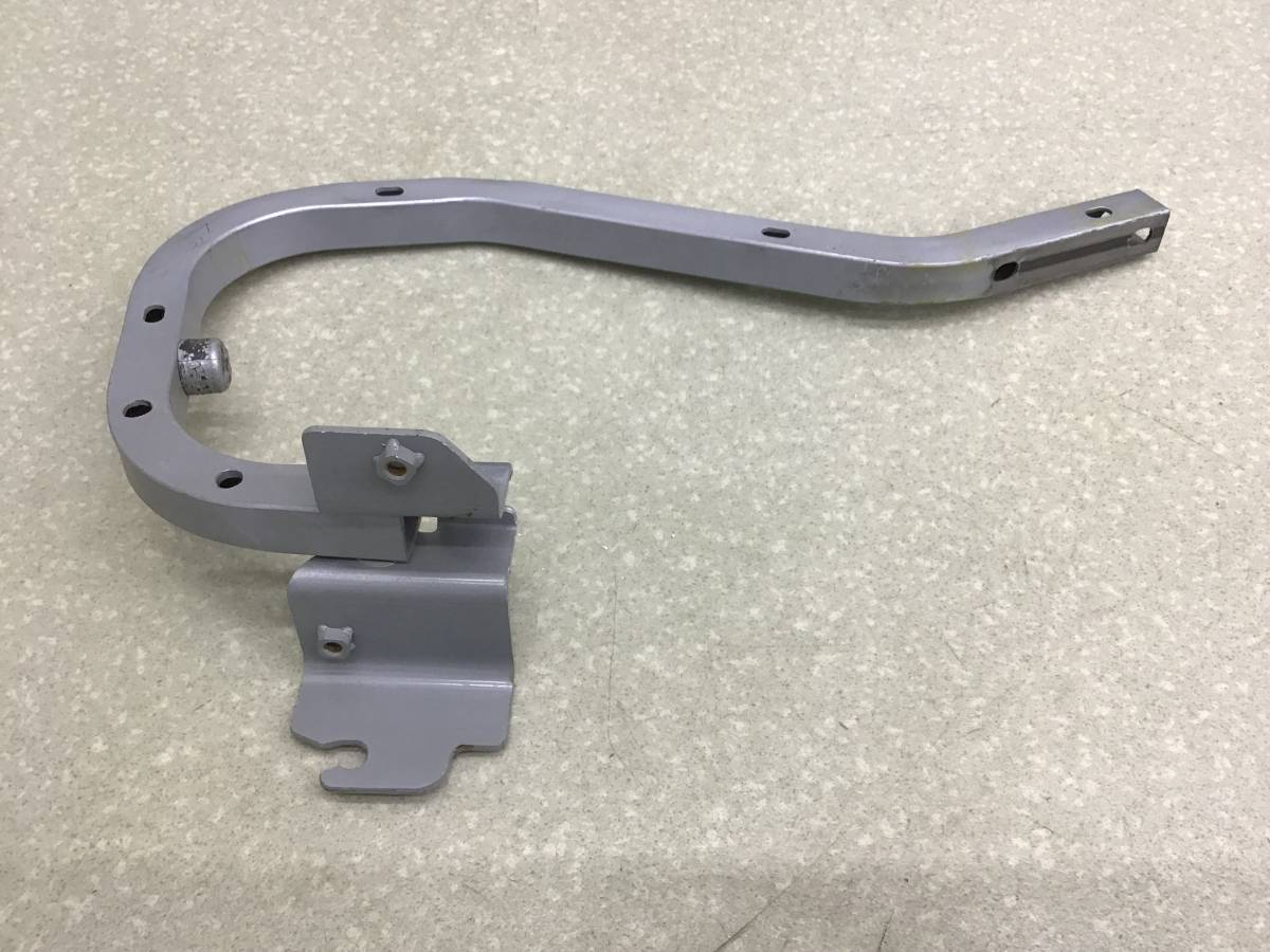 Петля крышки багажника Mitsubishi Lancer 9 (CS/Classic) 2000-2011 Петля крышки багажника Mitsubishi Lancer 9 (CS/Classic) 2000-2011