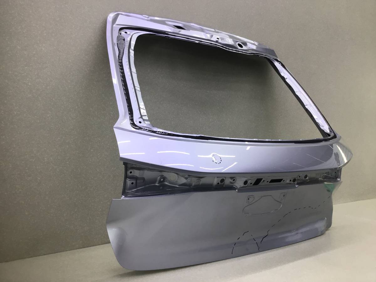 Дверь багажника Lexus RX500h (ALH10) Дверь багажника Lexus RX500h (ALH10)