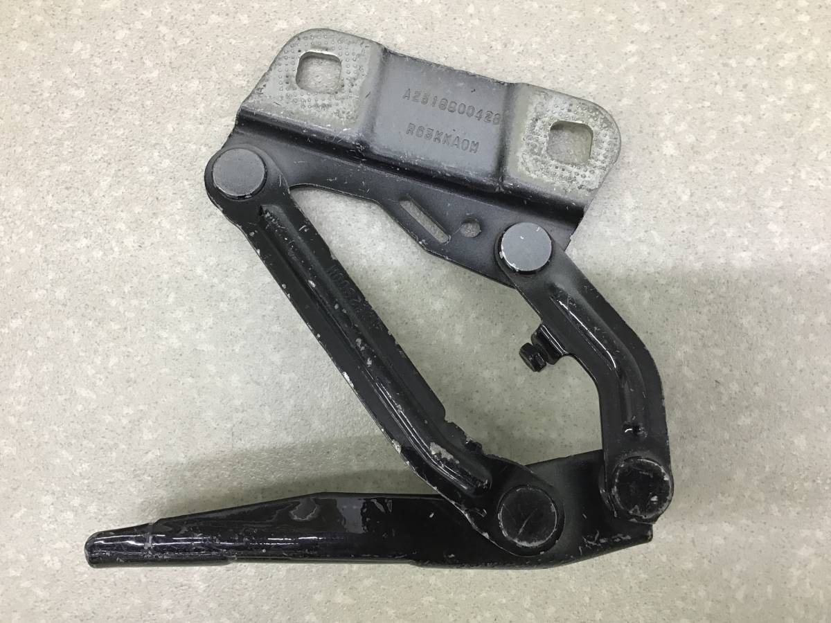 Петля капота правая Mercedes-Benz GL-Class (X164) 2006-2012 Петля капота правая Mercedes-Benz GL-Class (X164) 2006-2012
