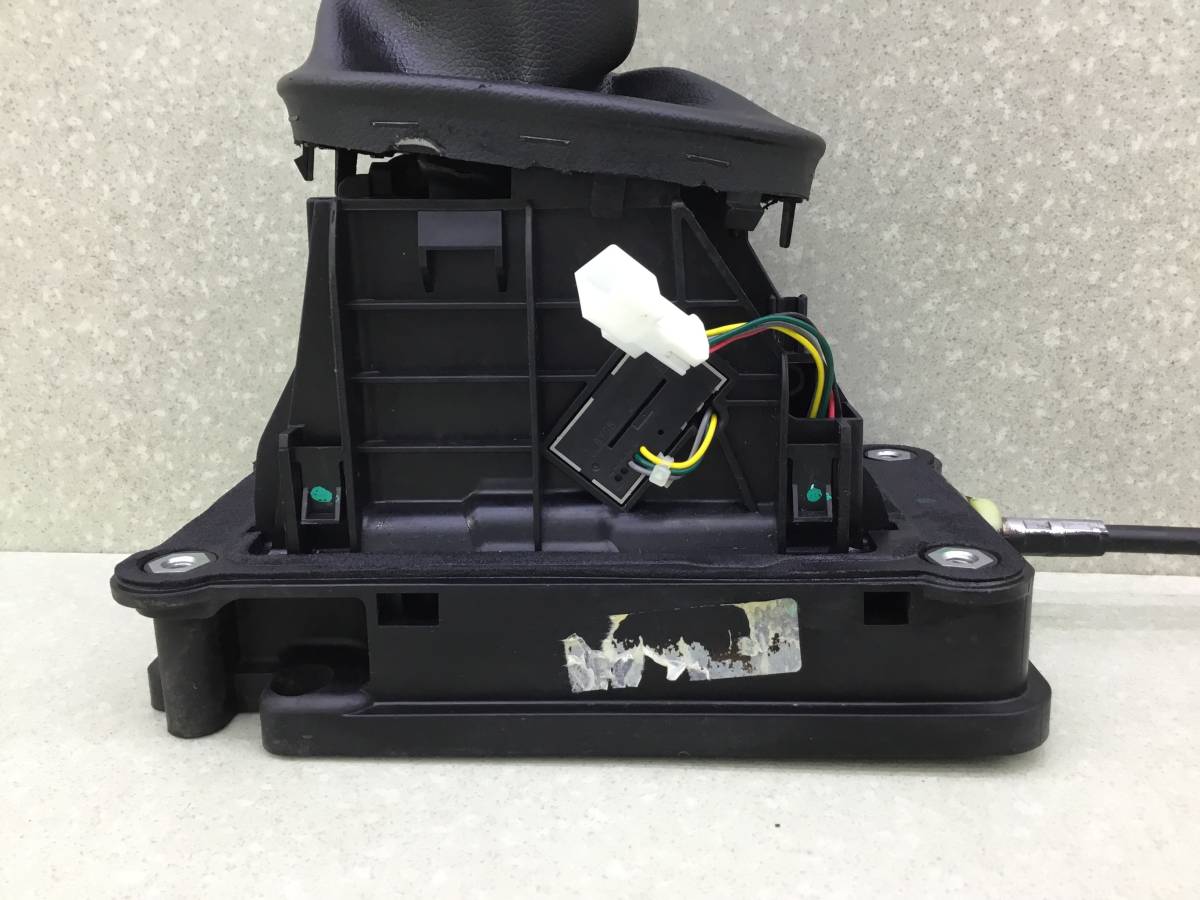 Кулиса КПП Renault Duster (HS) 2010-2021 Кулиса КПП Renault Duster (HS) 2010-2021