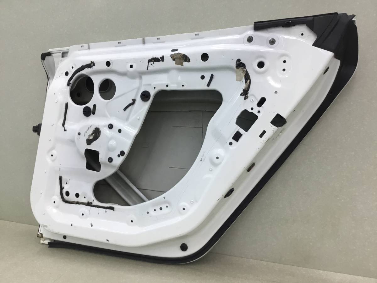 Дверь задняя правая BMW GT F07 2008> Дверь задняя правая BMW GT F07 2008>