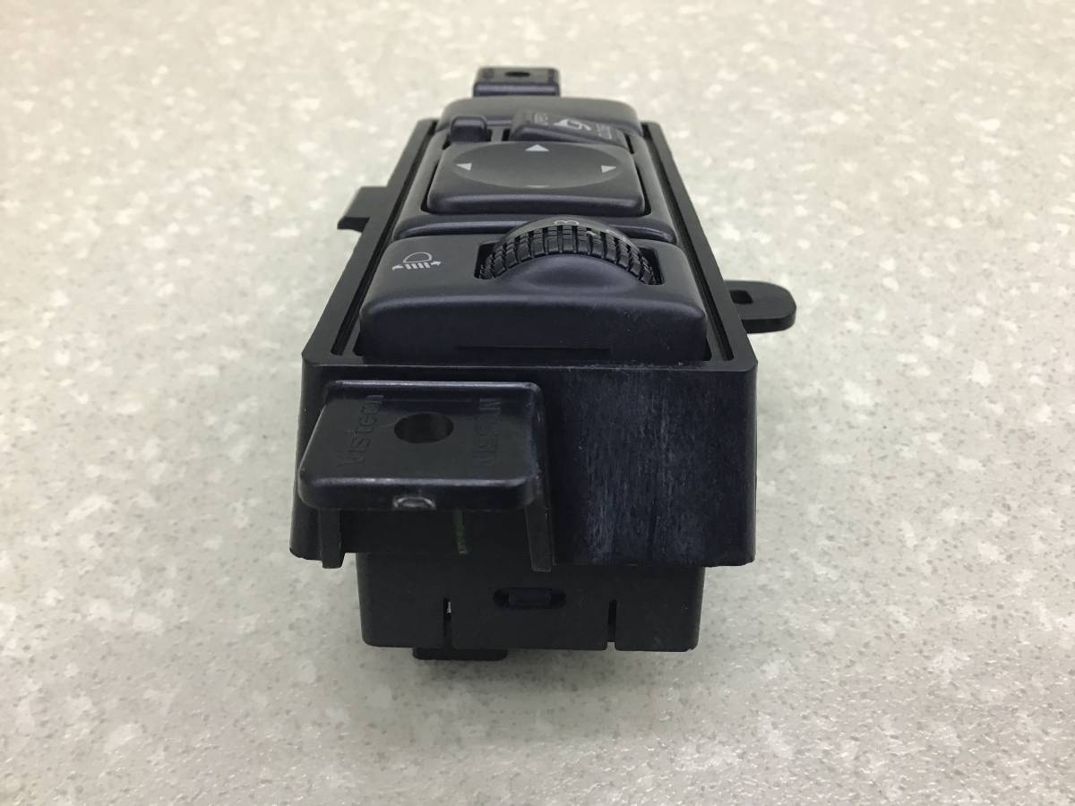 Блок кнопок Nissan Note (E11) 2006-2013 Блок кнопок Nissan Note (E11) 2006-2013