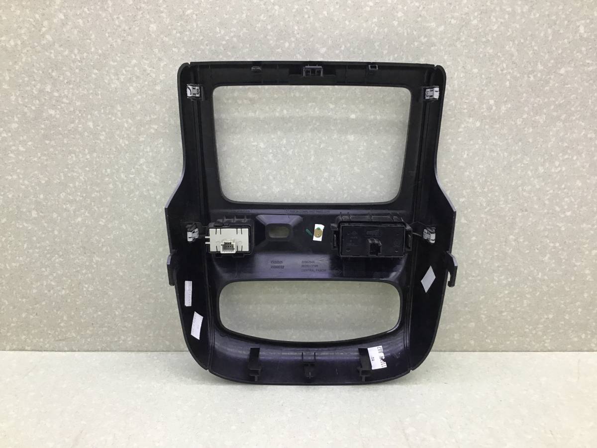 Рамка магнитолы Nissan Terrano 3 (D10) 2014-2022