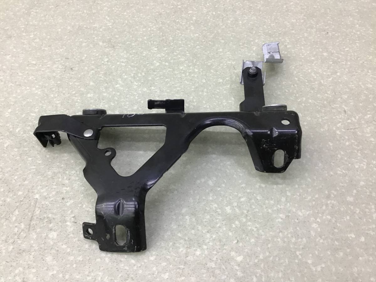 Кронштейн (сопут. товар) BMW X1 E84 2009-2015 Кронштейн (сопут. товар) BMW X1 E84 2009-2015