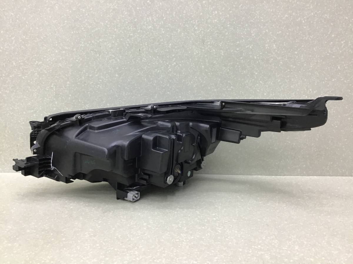 Фара правая Toyota Fortuner (GUN156, TGN156) 2015-н.в. Фара правая Toyota Fortuner (GUN156, TGN156) 2015-н.в.