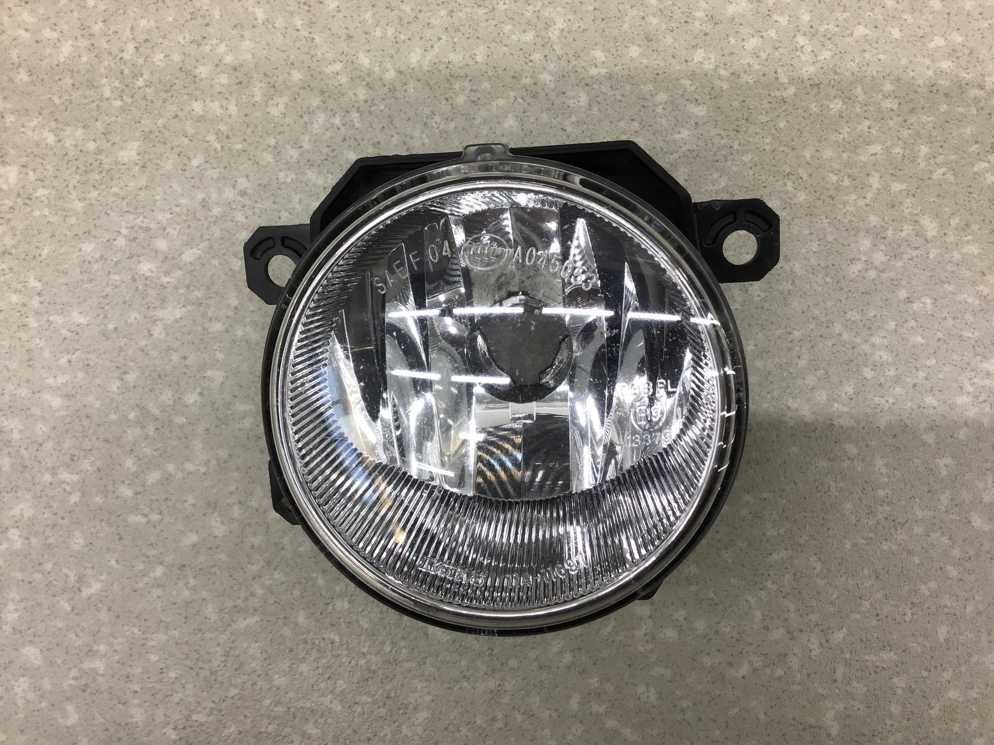 Фара противотуманная левая, Subaru Legacy Outback (B12) 1998-2003 Фара противотуманная левая, Subaru Legacy Outback (B12) 1998-2003