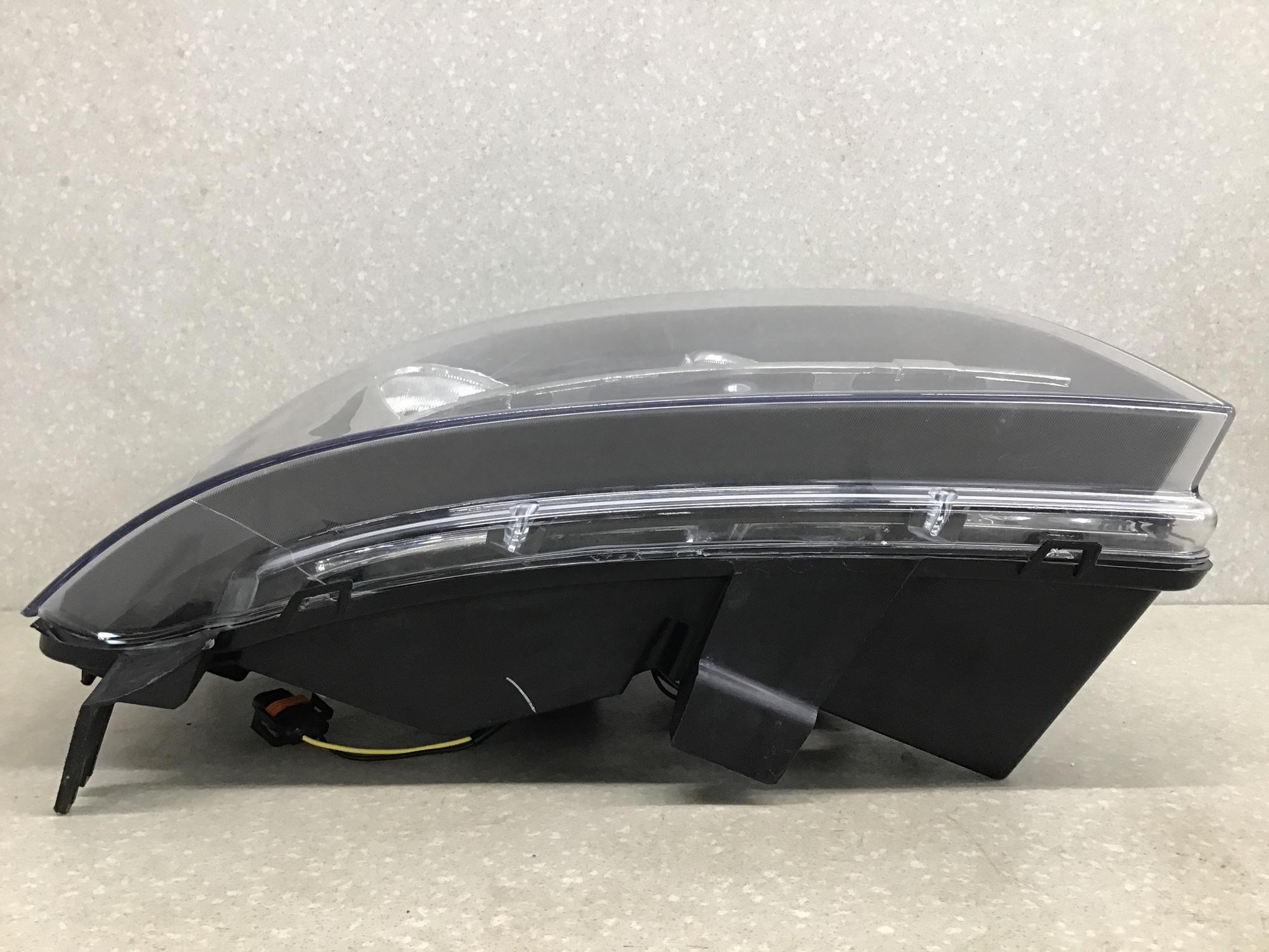 Фара правая, Chevrolet Tahoe III 2006-2014 Фара правая, Chevrolet Tahoe III 2006-2014