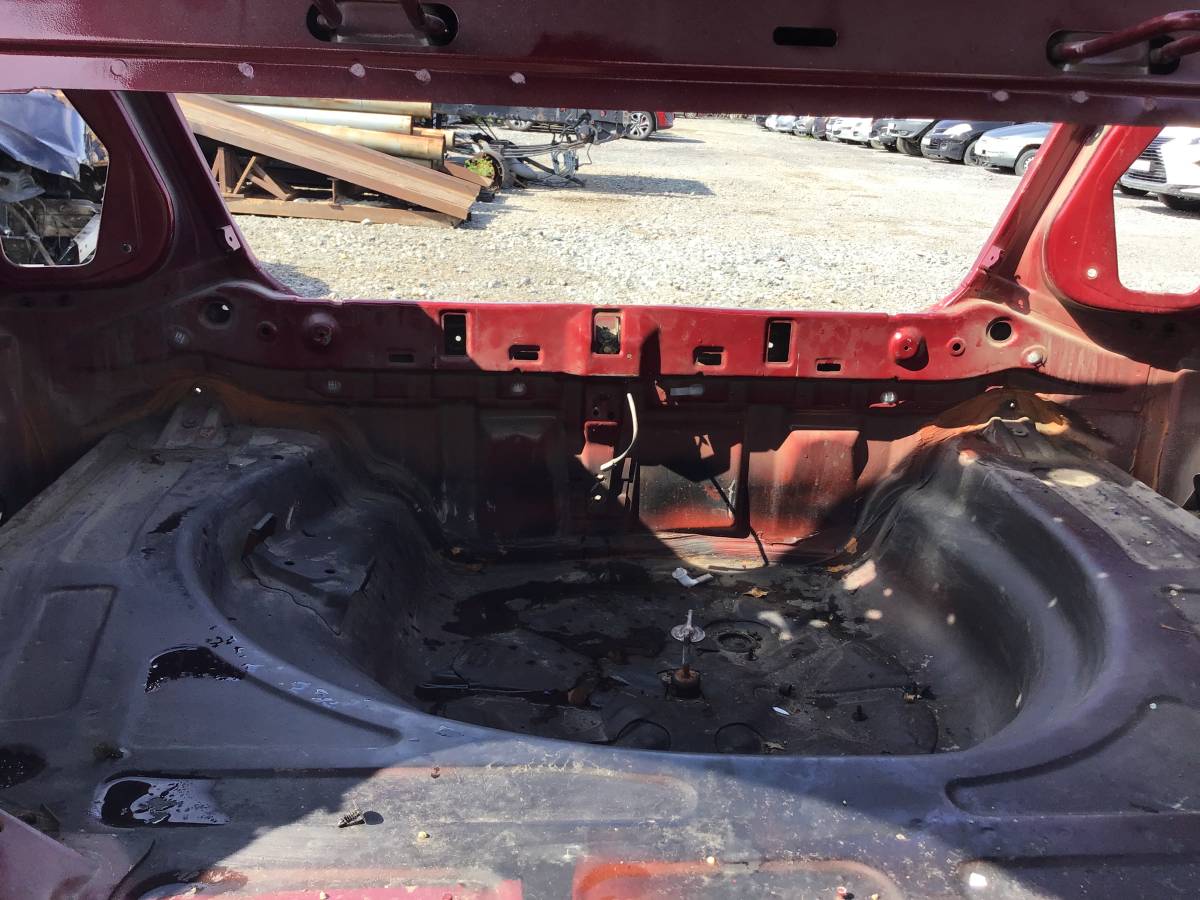 Панель задняя Toyota Corolla (ZZE120) 2001-2007 Панель задняя Toyota Corolla (ZZE120) 2001-2007