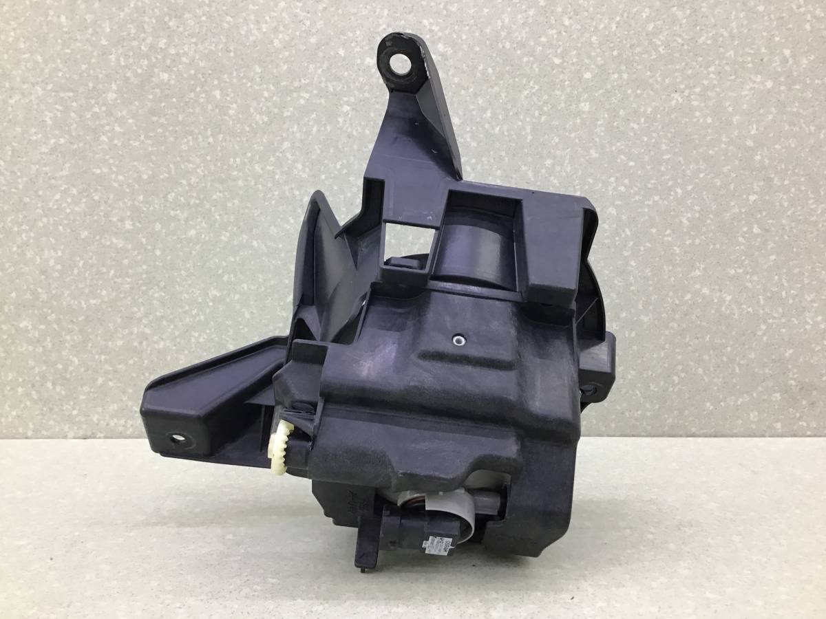 Фара противотуманная правая Toyota Rav 4 (A40) 2013> Фара противотуманная правая Toyota Rav 4 (A40) 2013>