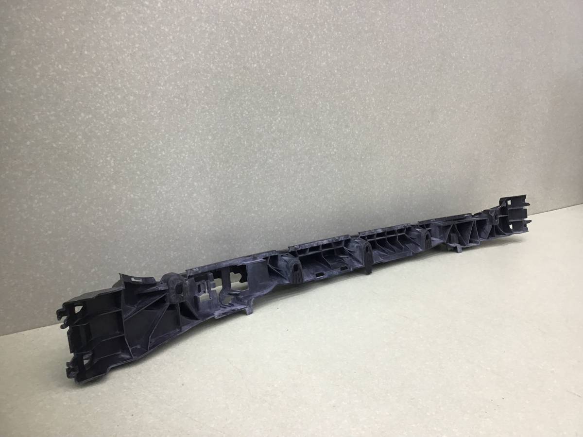 Кронштейн заднего бампера Audi Q8 (4MN) 2018-н.в.