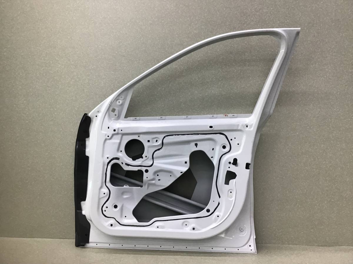 Дверь передняя правая BMW X1 F48 2014> Дверь передняя правая BMW X1 F48 2014>