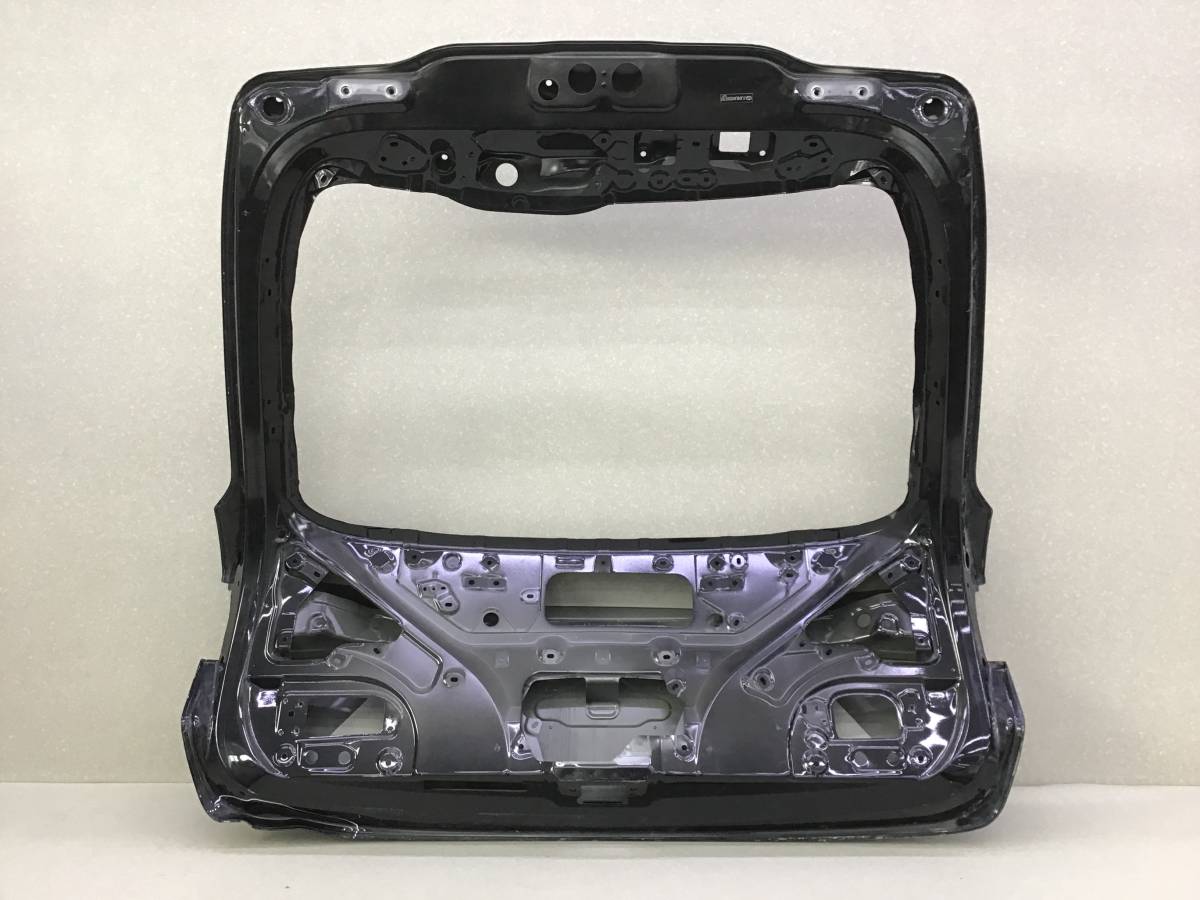 Дверь багажника Lexus RX500h (ALH10) Дверь багажника Lexus RX500h (ALH10)