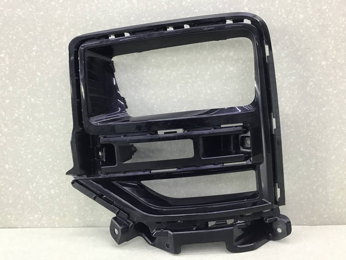 Накладка фары JAC T9 2020 - н. в.