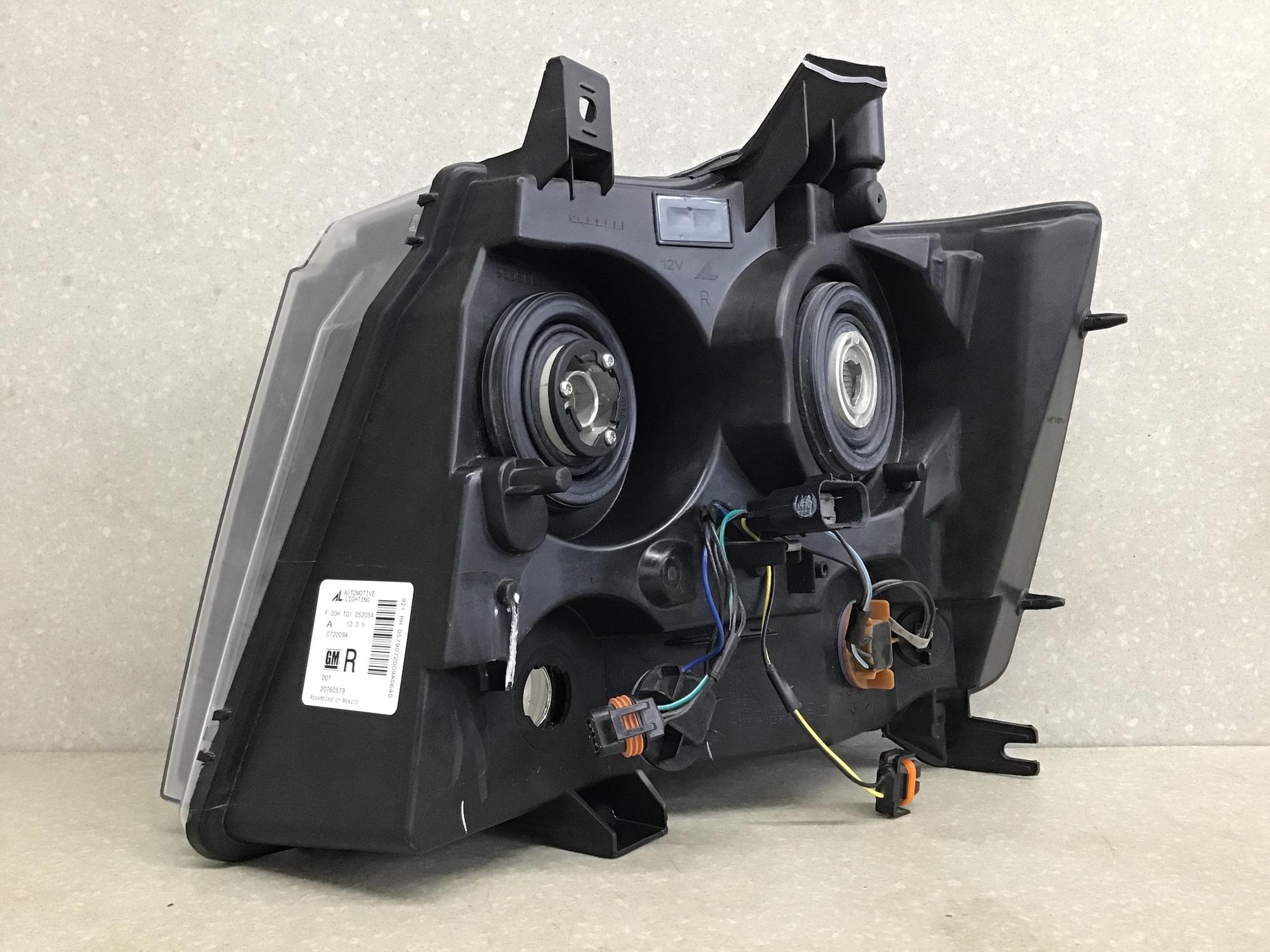 Фара правая, Chevrolet Tahoe III 2006-2014 Фара правая, Chevrolet Tahoe III 2006-2014