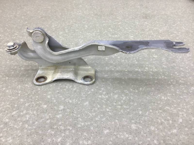 Петля капота левая Mazda CX-7 (ER) 2006-2012 Петля капота левая Mazda CX-7 (ER) 2006-2012
