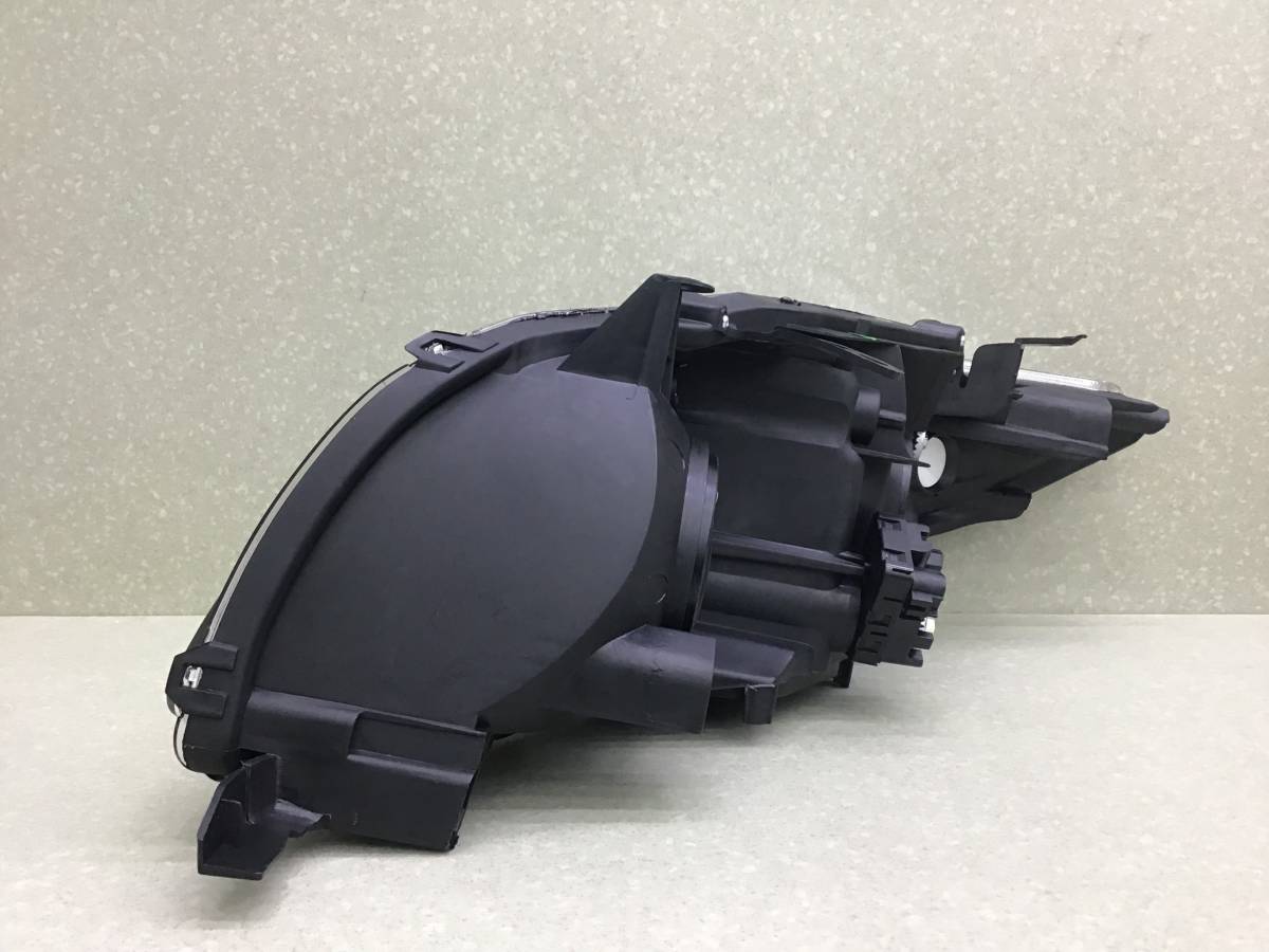 Фара правая Toyota Corolla (ZZE150) 2006-2013 Фара правая Toyota Corolla (ZZE150) 2006-2013
