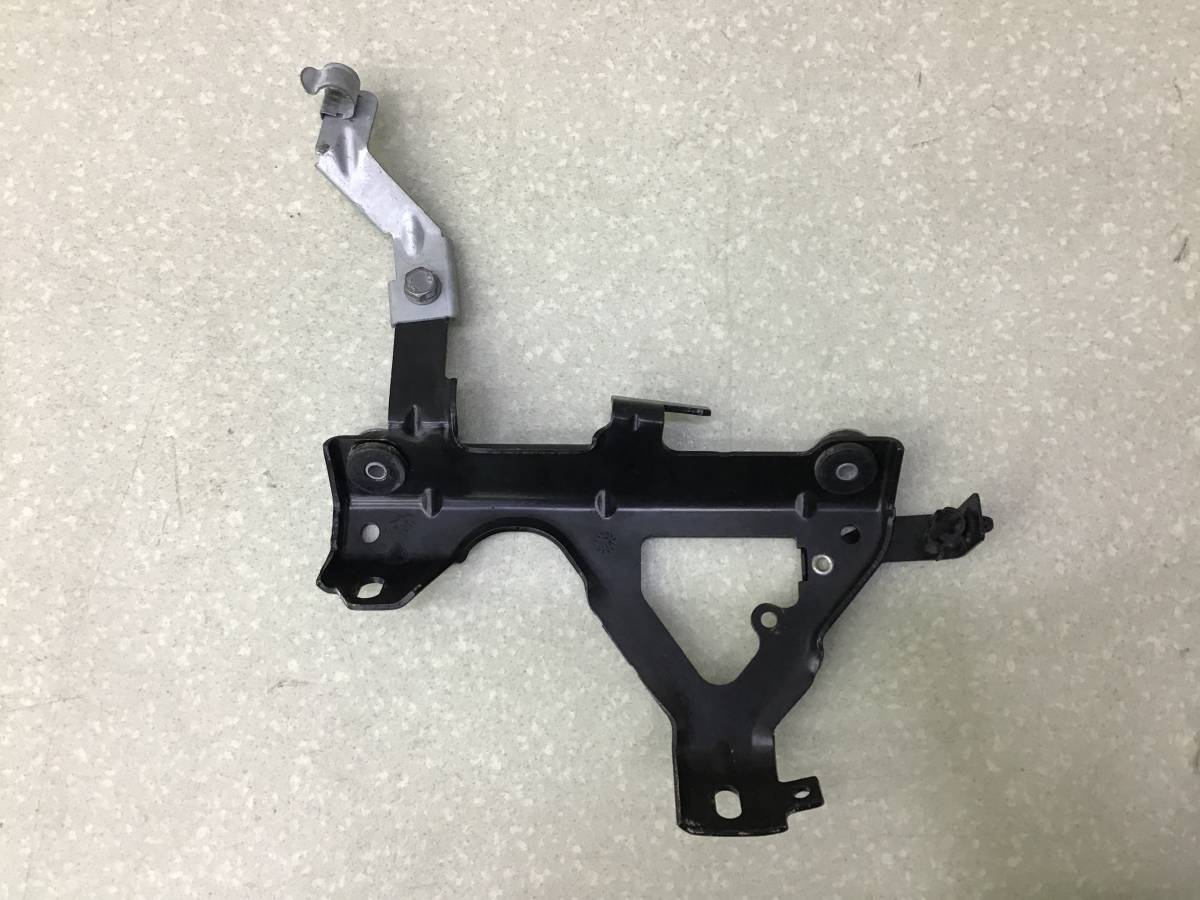 Кронштейн (сопут. товар) BMW X1 E84 2009-2015 Кронштейн (сопут. товар) BMW X1 E84 2009-2015