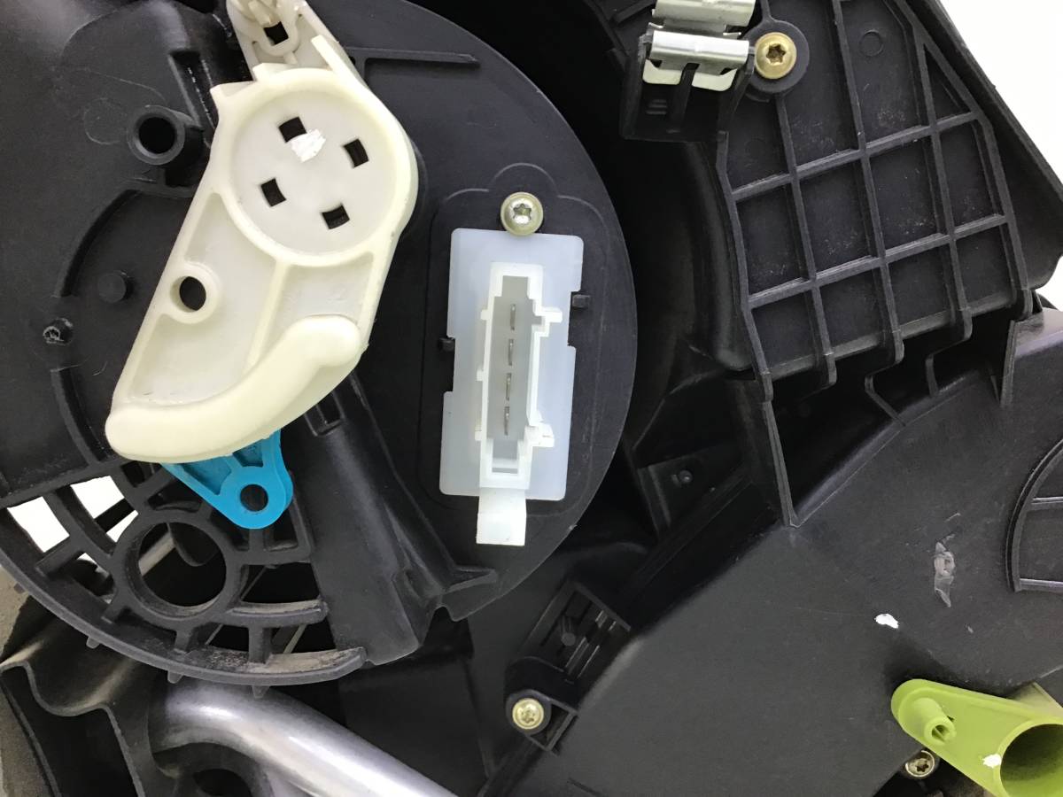 Корпус отопителя Renault Logan (1) 2005-2014 Корпус отопителя Renault Logan (1) 2005-2014