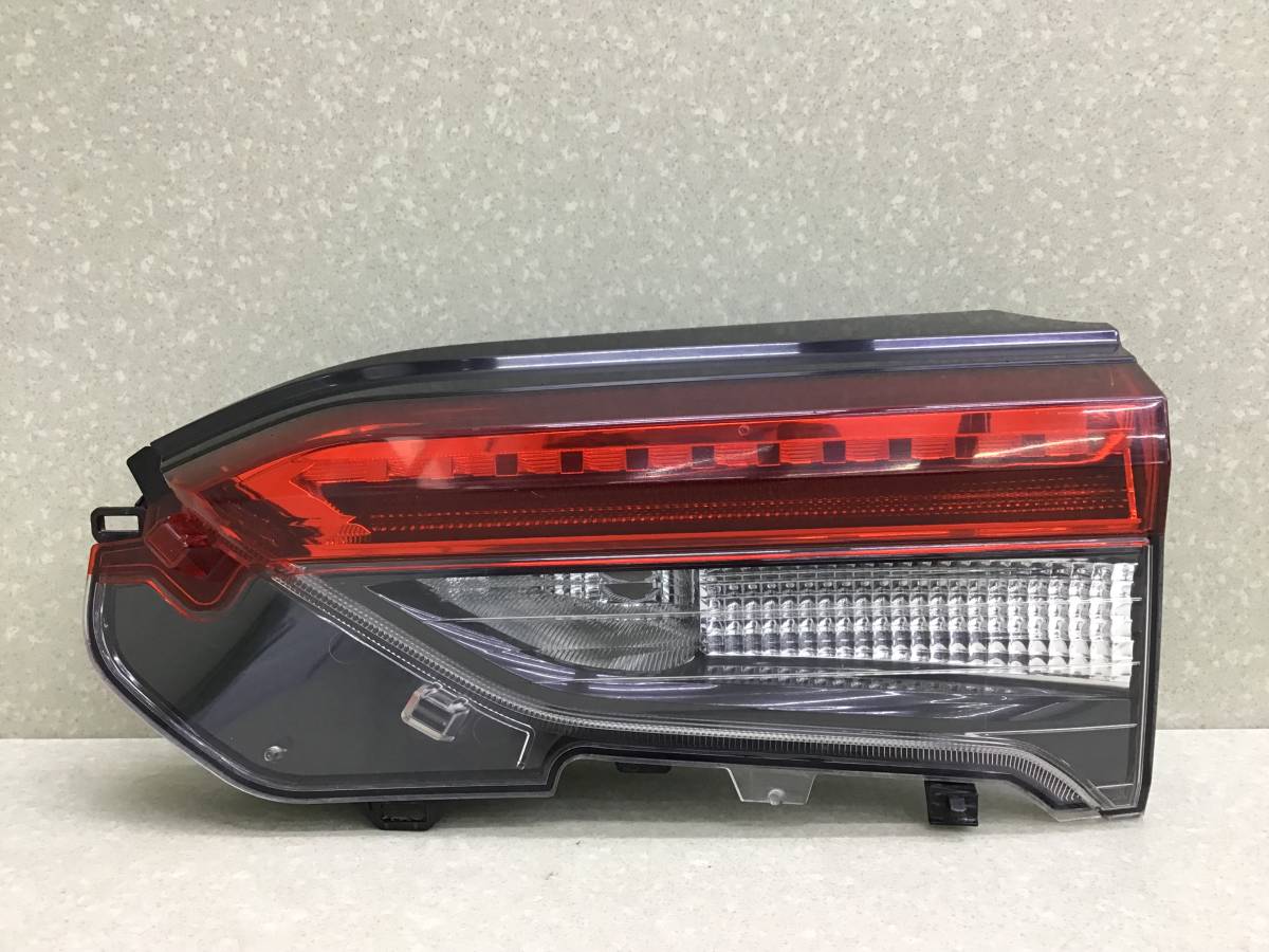 Фонарь задний внутренний правый Toyota Rav 4 (XA50) 2018> Фонарь задний внутренний правый Toyota Rav 4 (XA50) 2018>