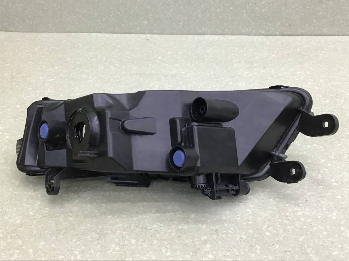 Фара противотуманная левая Skoda Octavia A7 (5E) 2013-2020 Фара противотуманная левая Skoda Octavia A7 (5E) 2013-2020