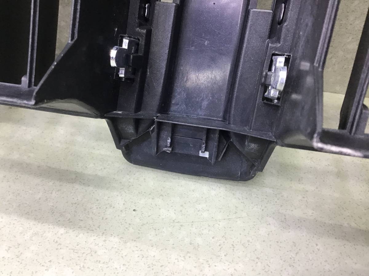 Решетка радиатора Toyota Land Cruiser Prado (J150) 2009>