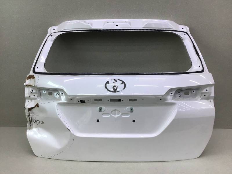 Дверь багажника Toyota Fortuner (GUN156, TGN156) 2015-н.в. Дверь багажника Toyota Fortuner (GUN156, TGN156) 2015-н.в.