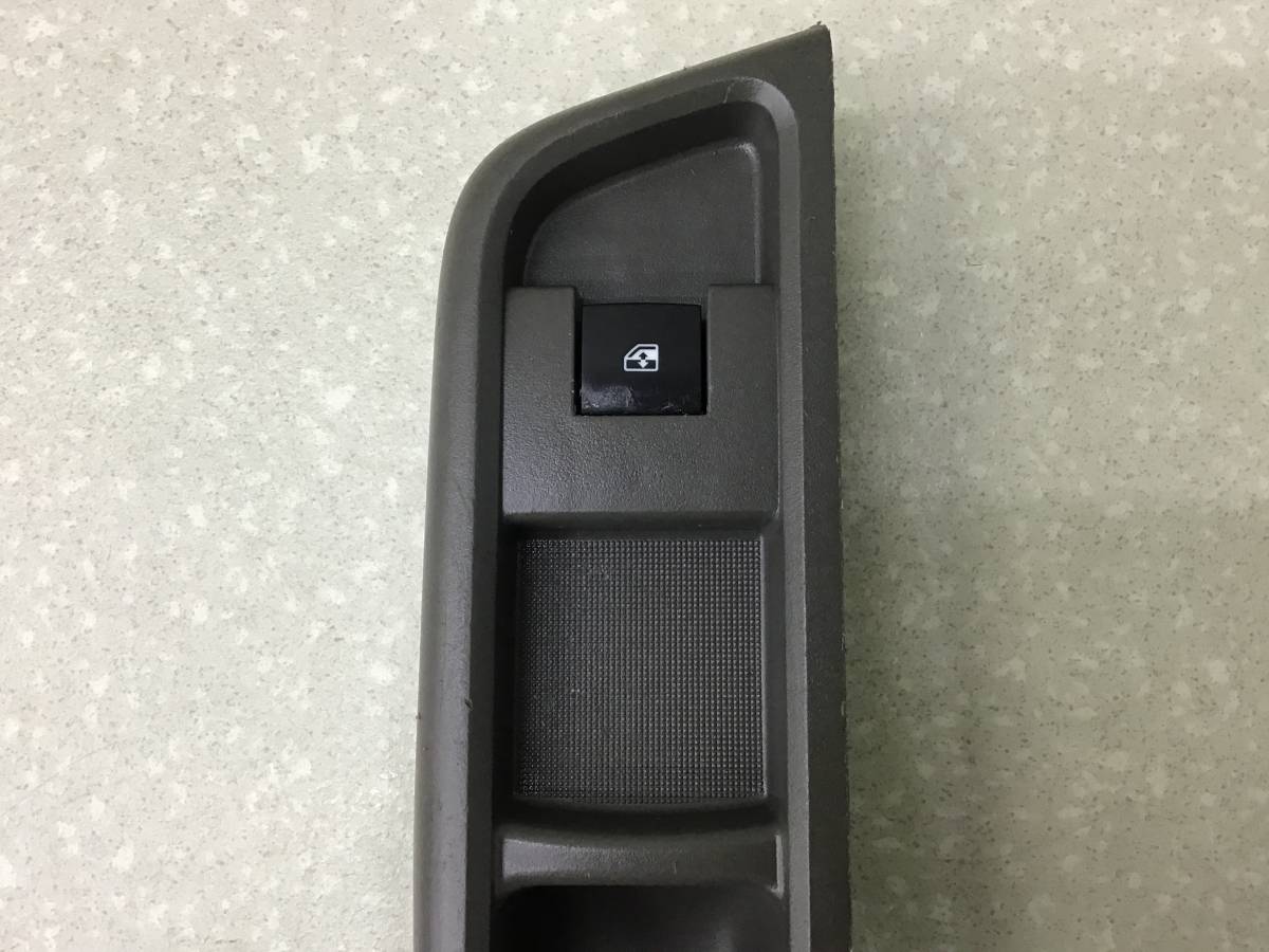 Кнопка стеклоподъемника Chevrolet Cobalt (T250) 2011-2015 Кнопка стеклоподъемника Chevrolet Cobalt (T250) 2011-2015
