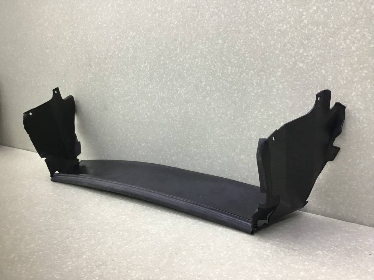 Воздуховод радиатора BMW X3 E83 2004-2010 Воздуховод радиатора BMW X3 E83 2004-2010