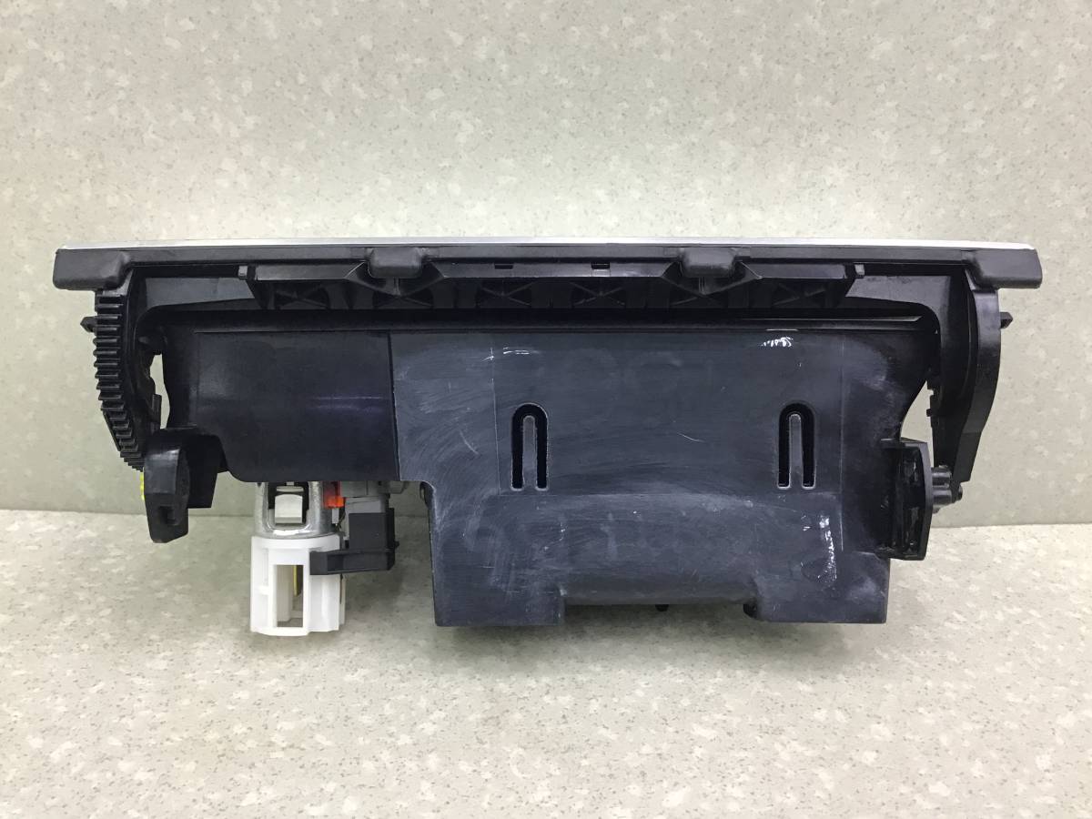 Пепельница передняя Volkswagen Passat B6 2005-2010 Пепельница передняя Volkswagen Passat B6 2005-2010
