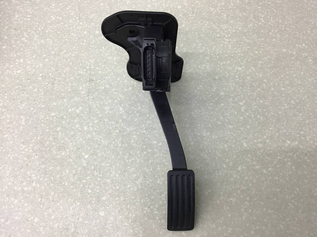 Педаль газа Ford Transit (TT9) 2006-2012 Педаль газа Ford Transit (TT9) 2006-2012