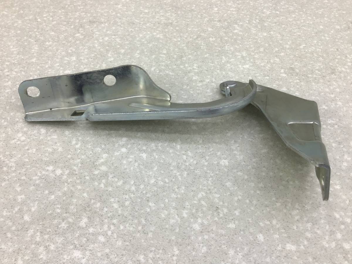 Петля капота правая Mitsubishi Outlander XL (CW) 2006-2012 Петля капота правая Mitsubishi Outlander XL (CW) 2006-2012